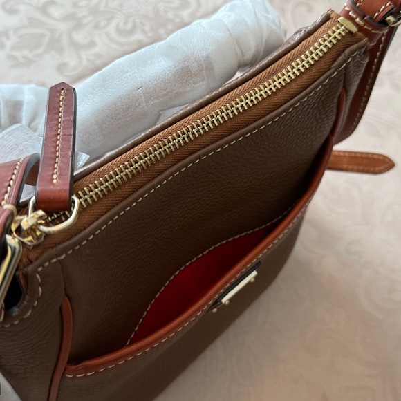 NWT Dooney & Bourke Pebble Grain Margo Crossbody With Dust Bag With Front Pocket - Picture 10 of 14